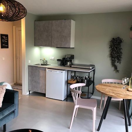 B&B Snurk Stiens, Fijn Verblijf Aan Open Vaarwater エクステリア 写真
