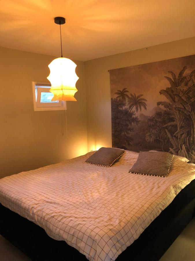 B&B Snurk Stiens, Fijn Verblijf Aan Open Vaarwater エクステリア 写真