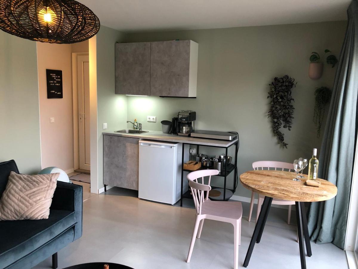 B&B Snurk Stiens, Fijn Verblijf Aan Open Vaarwater エクステリア 写真
