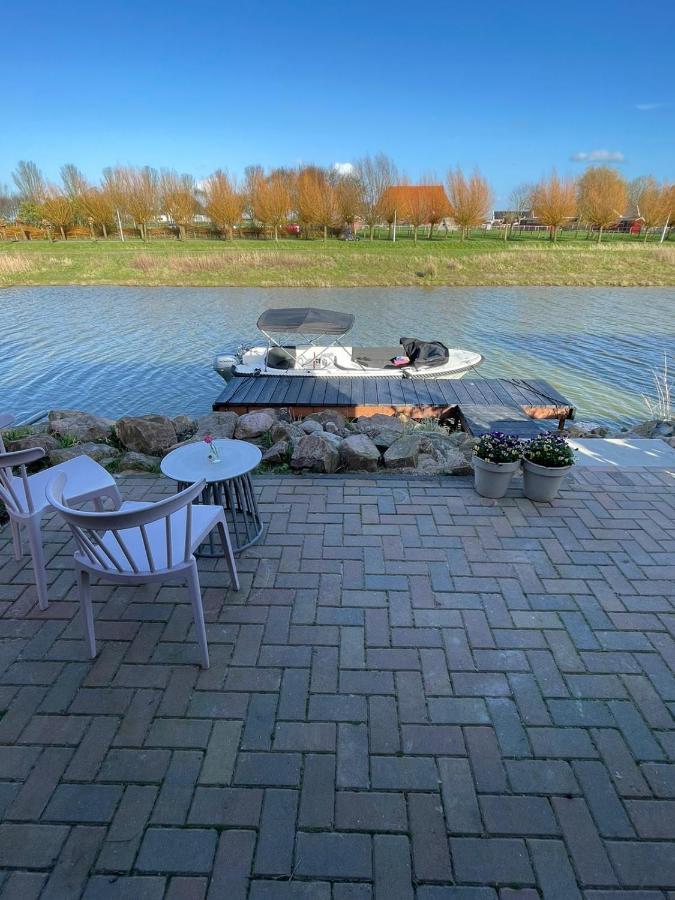 B&B Snurk Stiens, Fijn Verblijf Aan Open Vaarwater エクステリア 写真